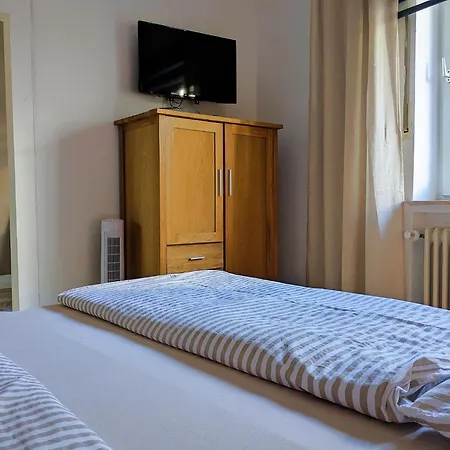 Gaestehaus Zeller Altstadt 홈스테이 *